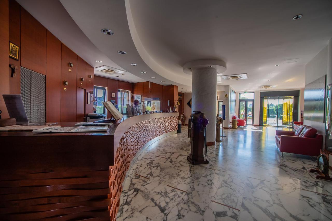 Best Western Hotel Nettuno Bríndisi Exterior foto
