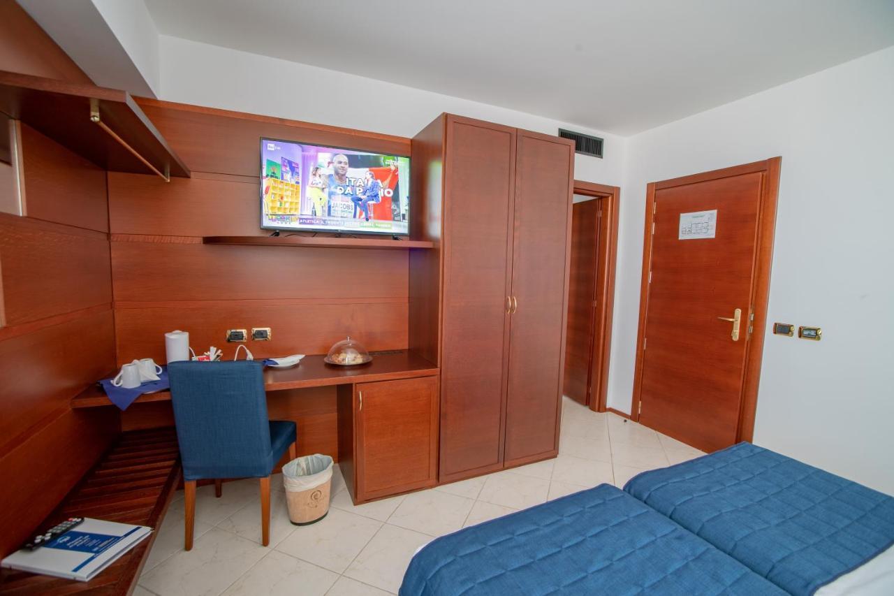 Best Western Hotel Nettuno Bríndisi Exterior foto